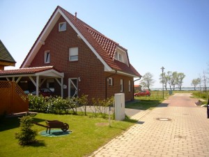 Bild: Fewo am Wieker Bodden 80m zum Wasser, Terrasse, Balkon, Garten, Fahrräder.